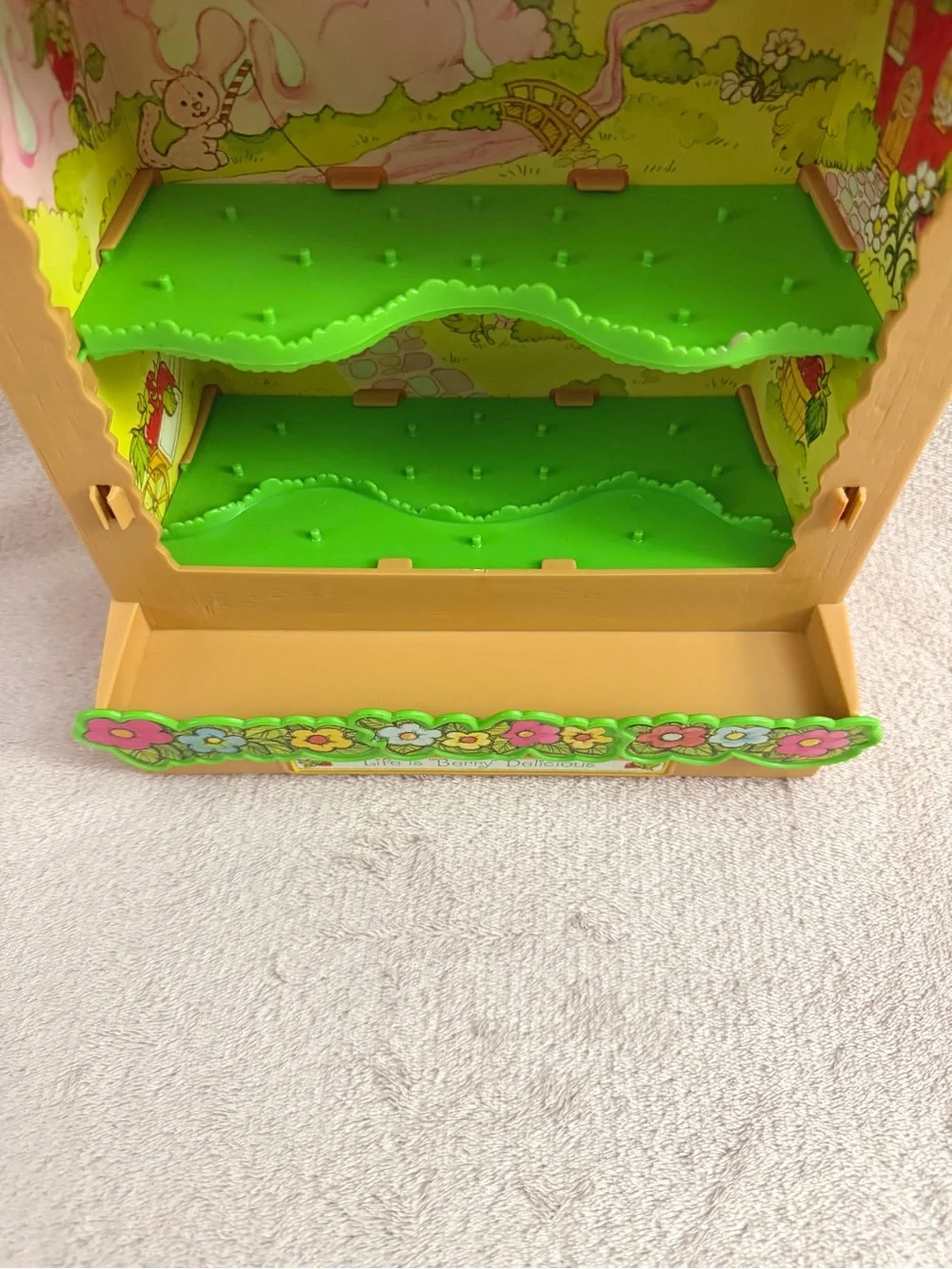 1981 Strawberry Shortcake Berry Patch Carry Case and Display Cabinet